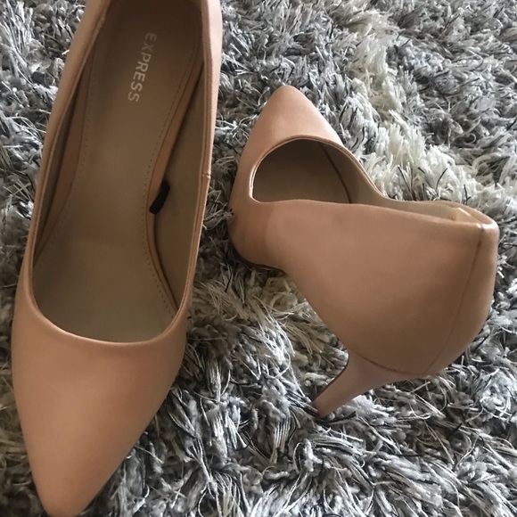 Express Pumps - Picture 3 of 4